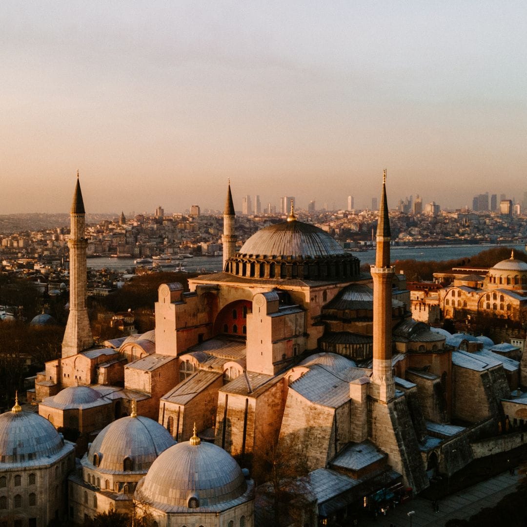 The Perfect 7-Day Turkey Itinerary: Istanbul & Cappadocia (Autumn 2025 Guide)