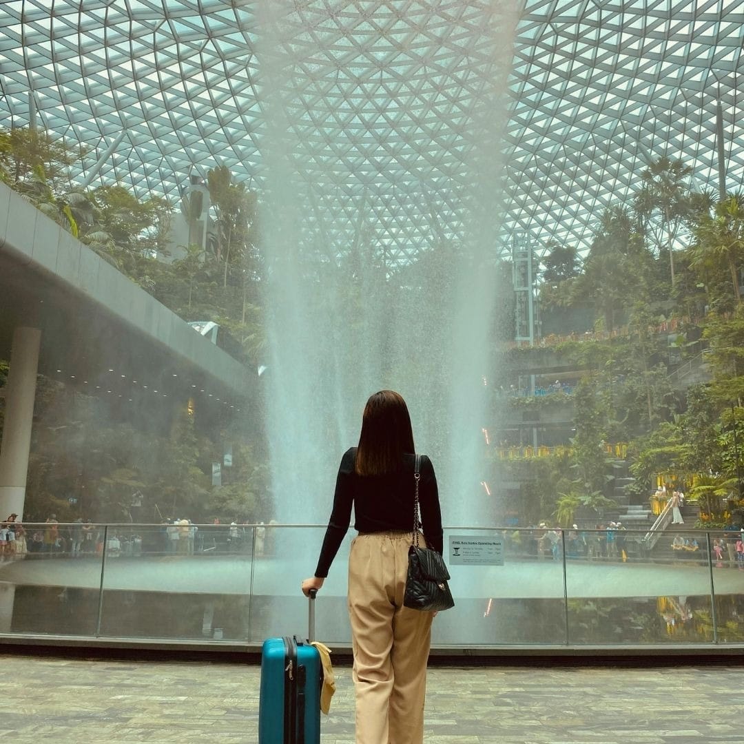 Safety & Connectivity: 20 Essential eSIM Tips for Female Solo Travelers