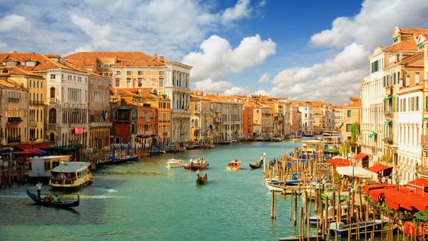 Italy eSIM Guide 2025: 30 Essential Questions Answered
